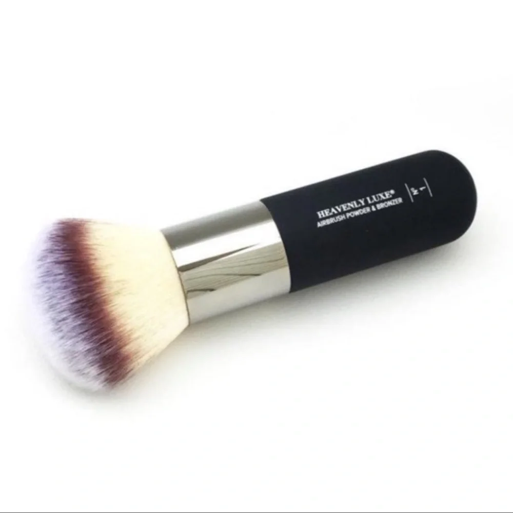 IT  #1 Heavenly Luxe Bronzing Brush |  ~NEW~ - Picture 10 of 10